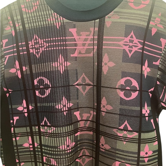 Louis Vuitton Men's Pink and Black Sweater - Picture 4 of 6